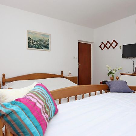 Apartments And Rooms By The Sea Banjol, Rab - 19692 Room photo